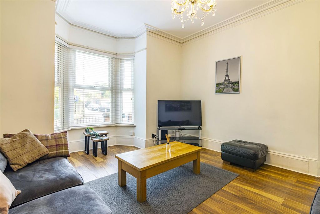 Property photo 3 of 37 72Addisonstreet-2.Jpg