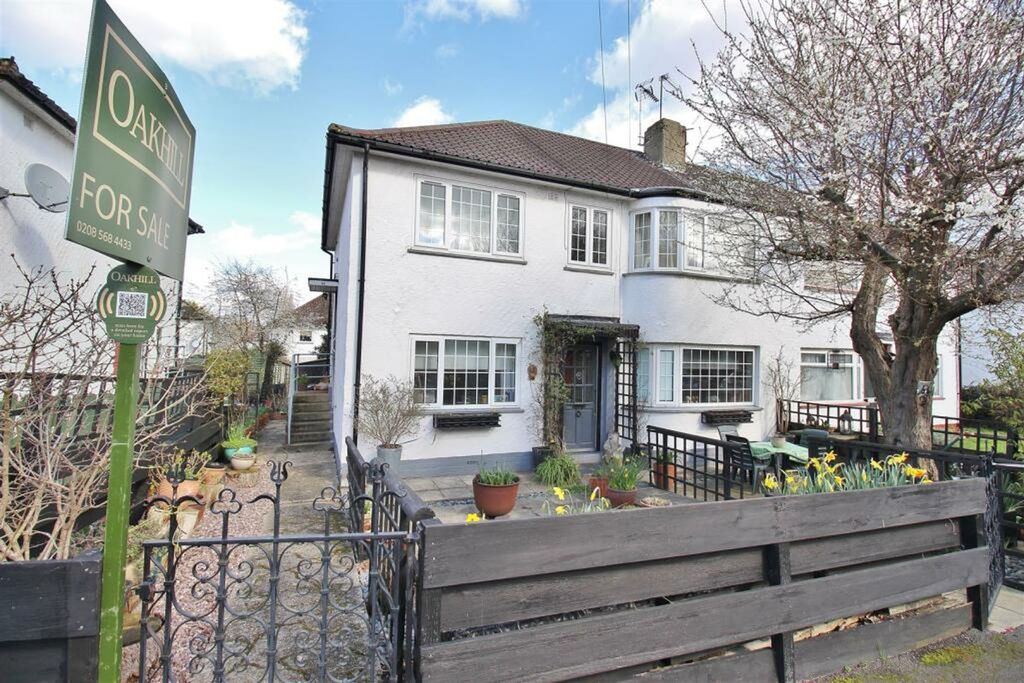 Property photo 3 of 8