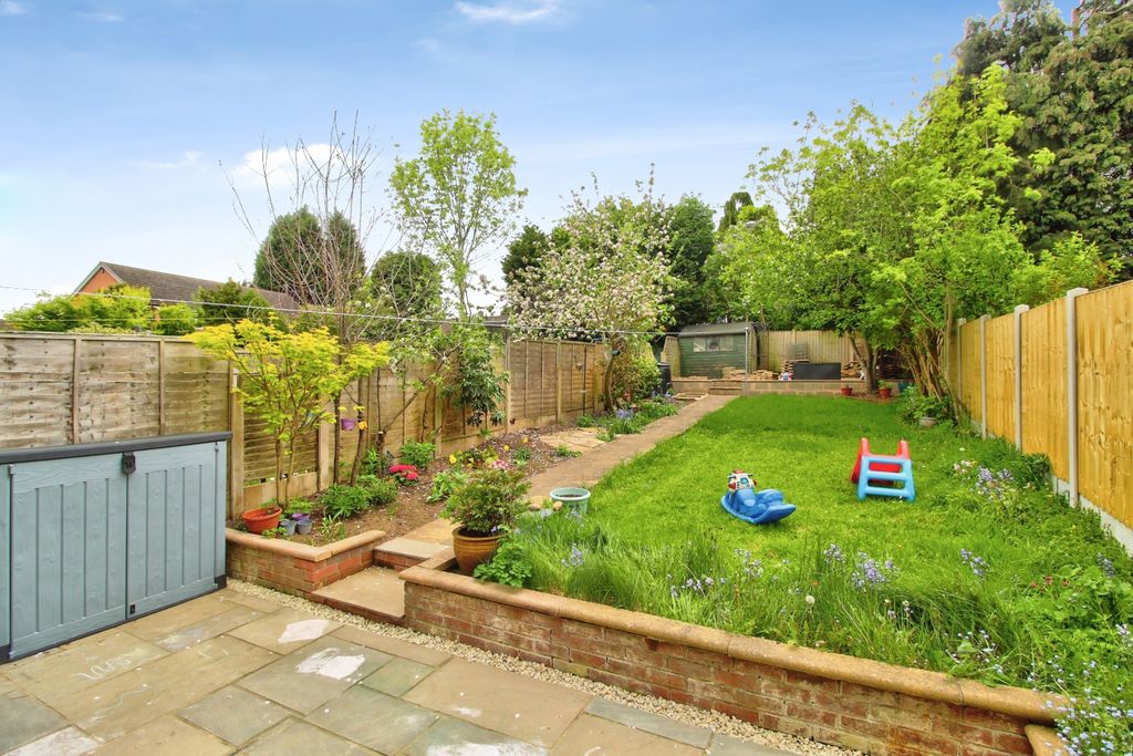 Property photo 2 of 18 Garden