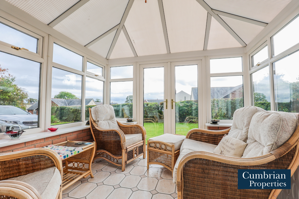 Property photo 2 of 27 Conservatory