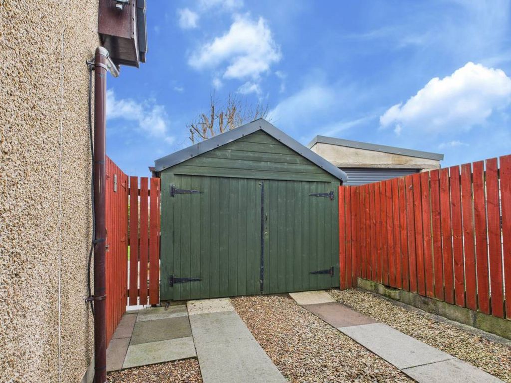 Property photo 2 of 30