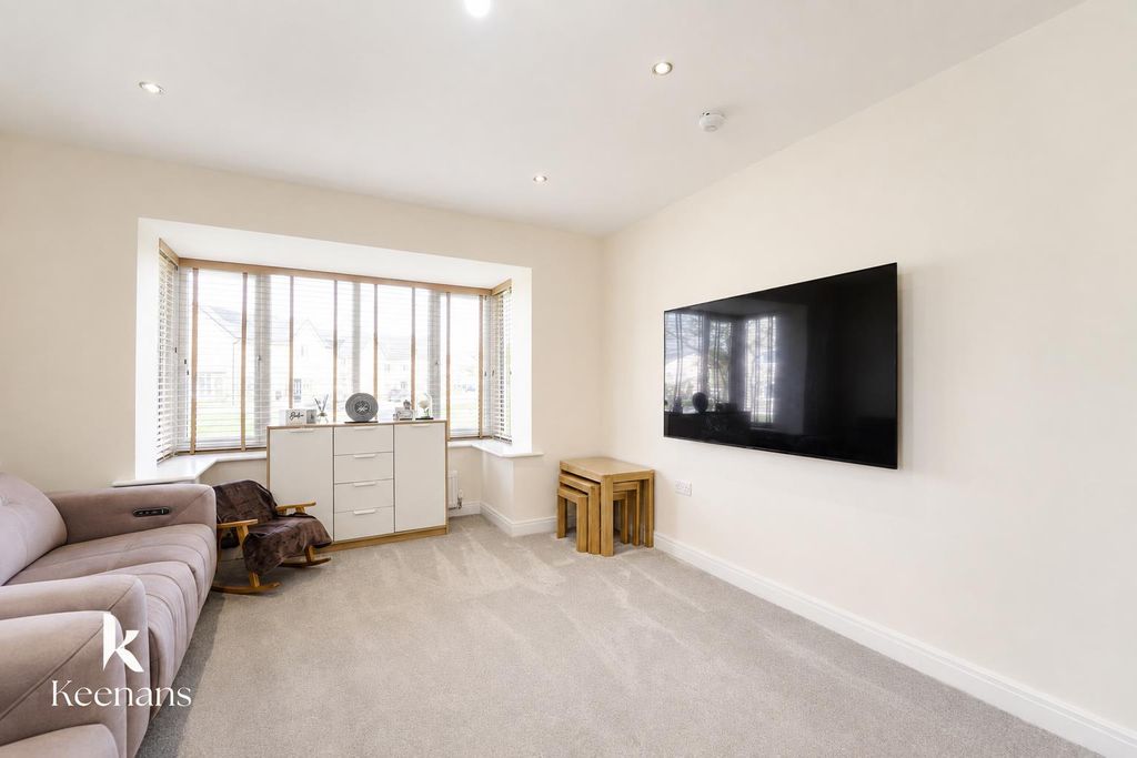 Property photo 2 of 38