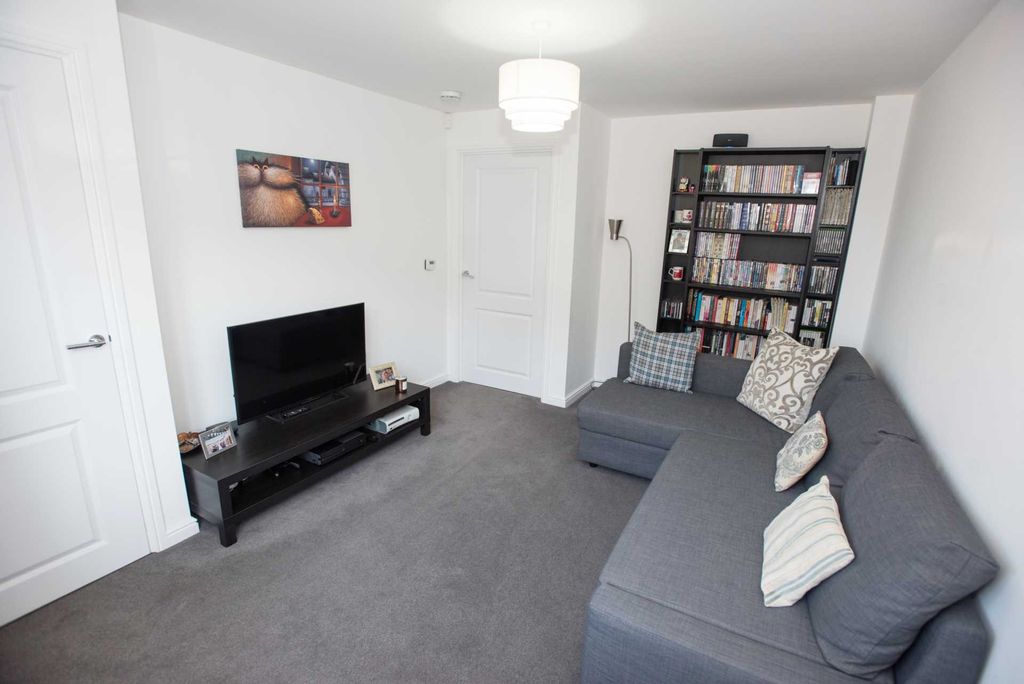 Property photo 2 of 16