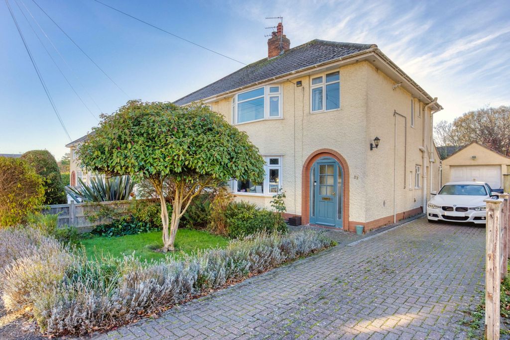 Property photo 1 of 31 Ewemove Taunton Fullands Road (14)