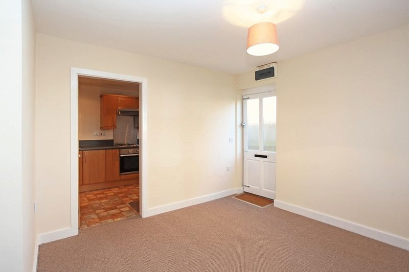 Property photo 3 of 12 Photo 4