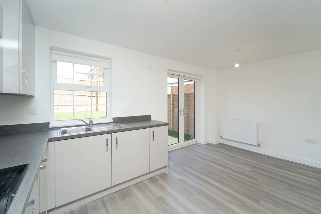 Property photo 3 of 16 Picture 3