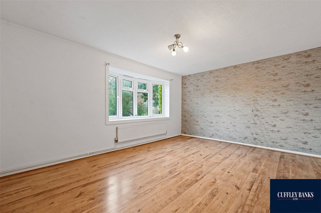 Property photo 3 of 7 Picture No. 04