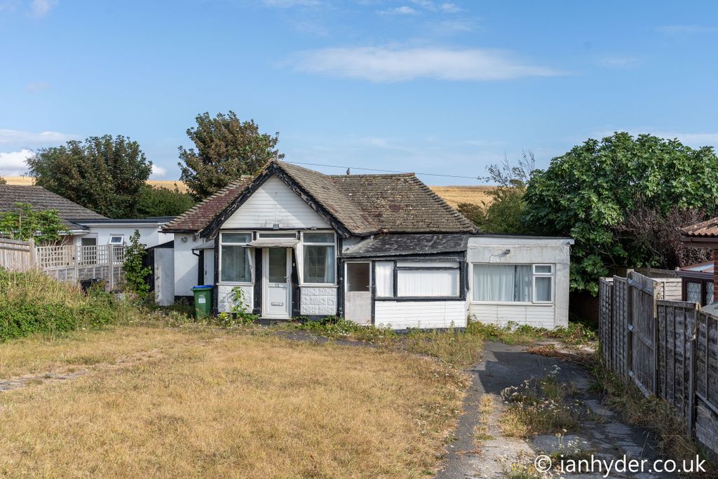Property photo 1 of 3