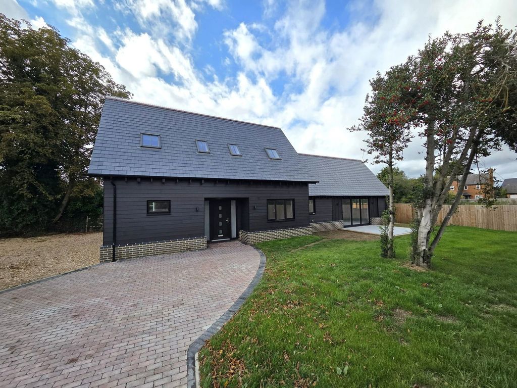 Property photo 1 of 28