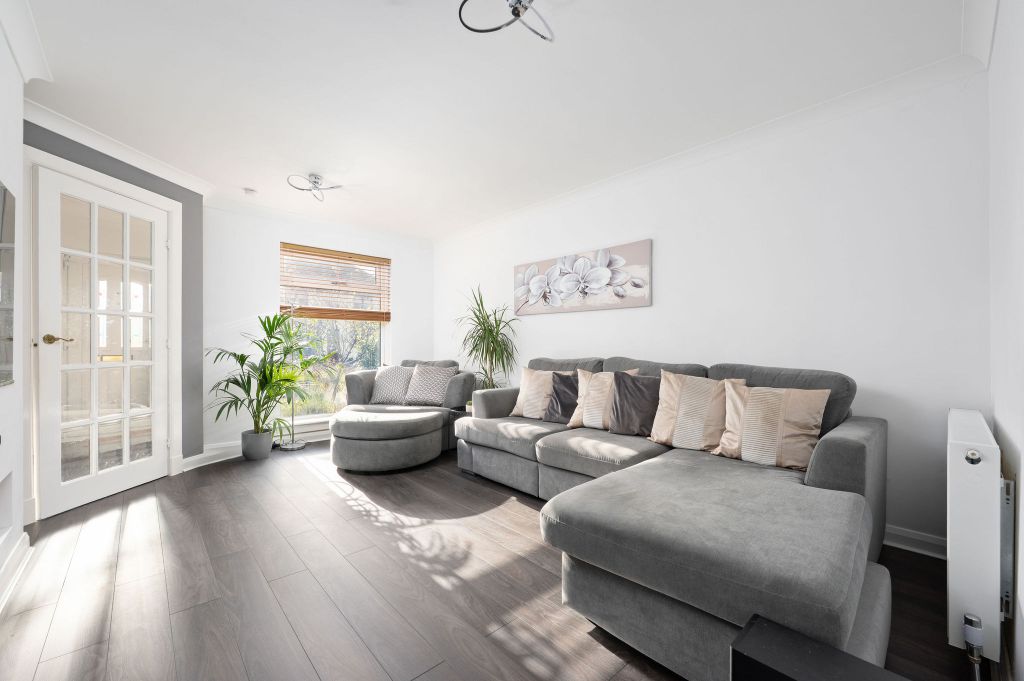 Property photo 3 of 31