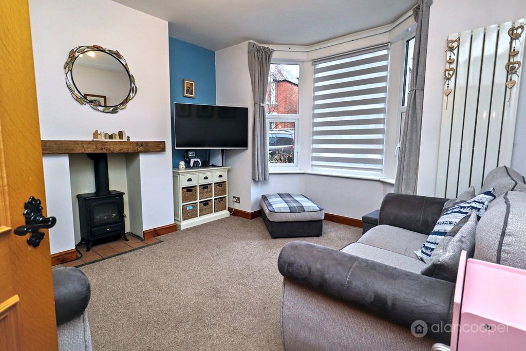 Property photo 2 of 25 4627412