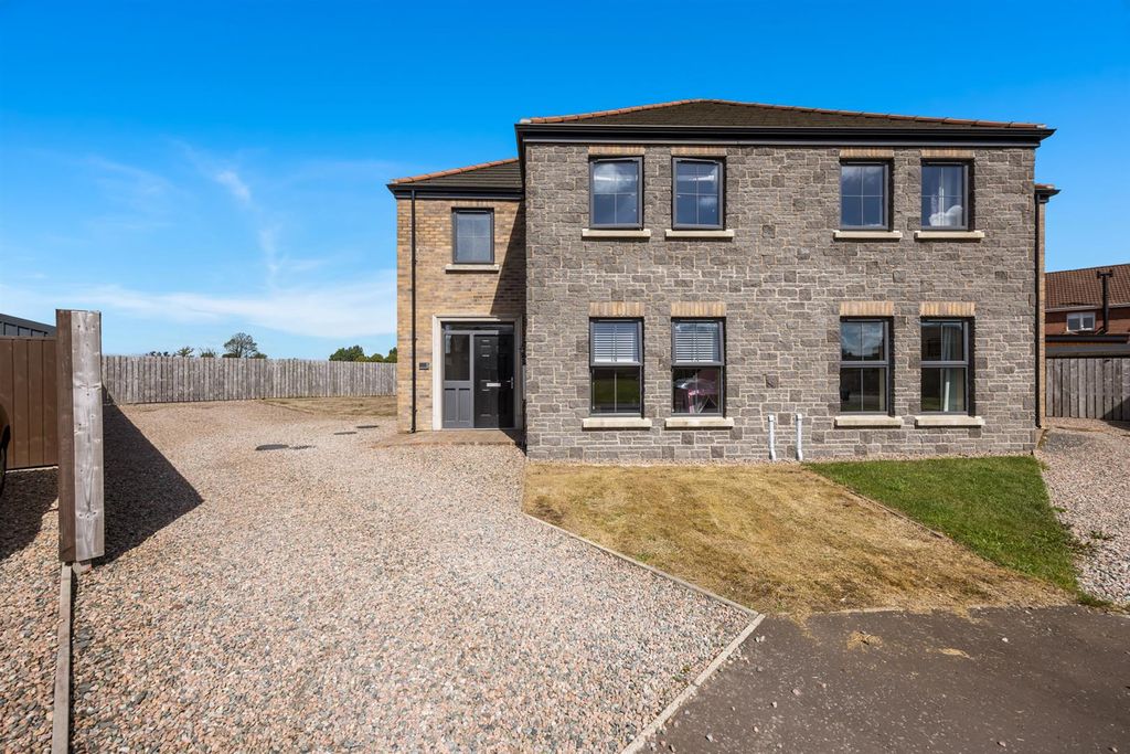 Property photo 1 of 26 5 Edengrove Park Mews 26.Jpg