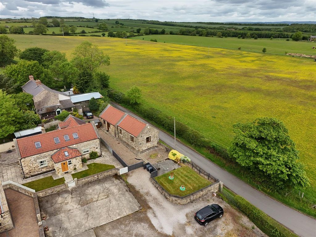 Property photo 1 of 16 Externally