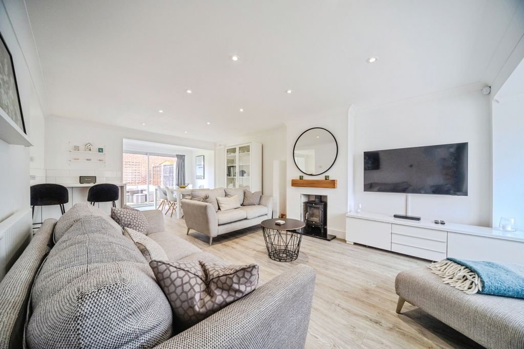 Property photo 3 of 23 Pbox-Img.Jpg