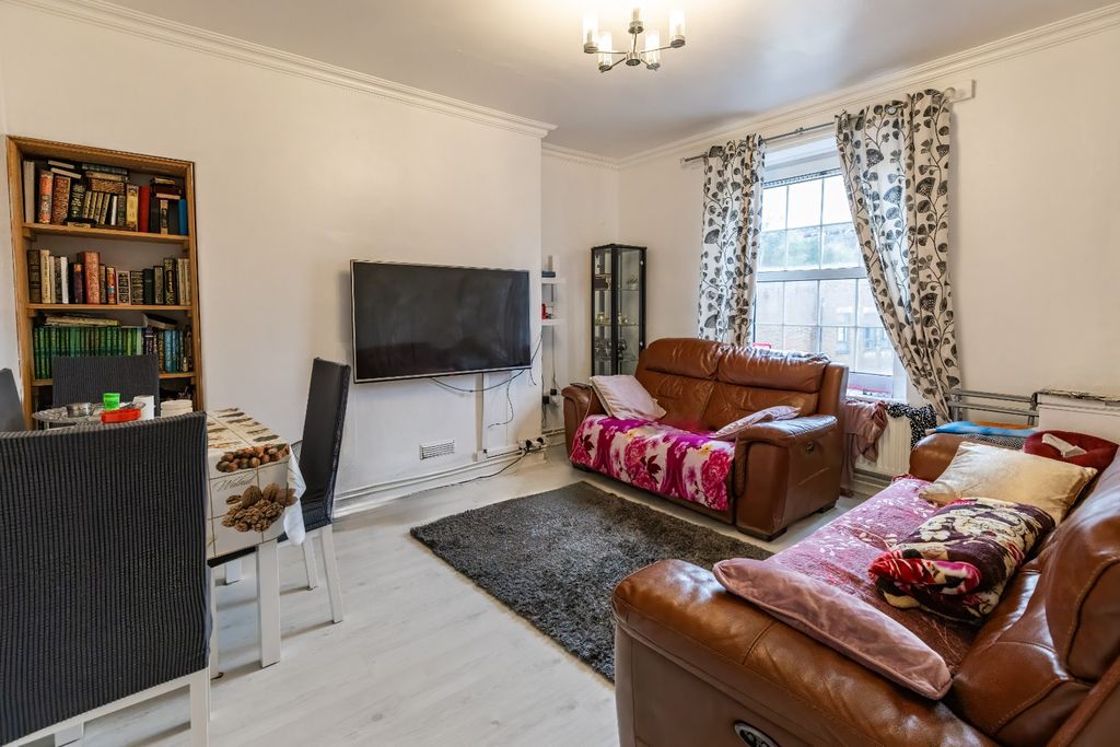 Property photo 2 of 12 3086283