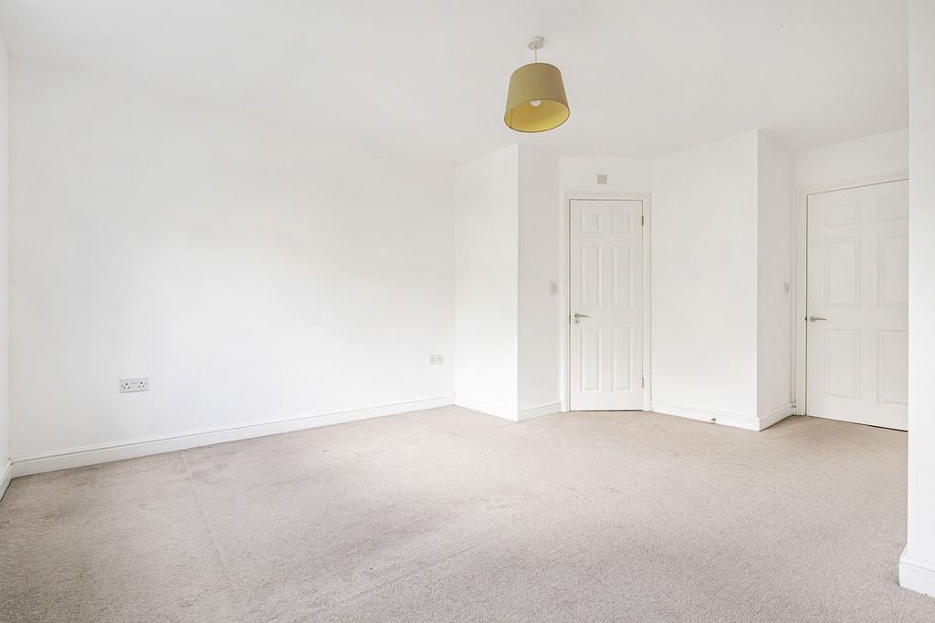 Additional image 10 of 2 bed flat for saleBuckingham Road, Bicester OX26