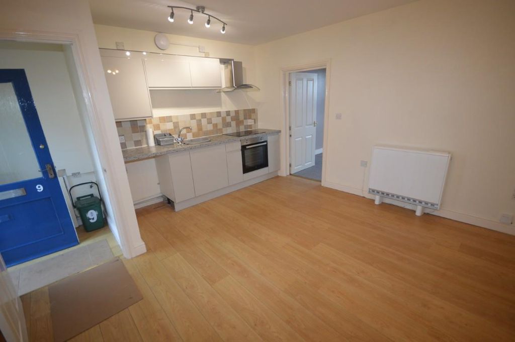 Property photo 2 of 7 Dsc_0009 (Medium).Jpg