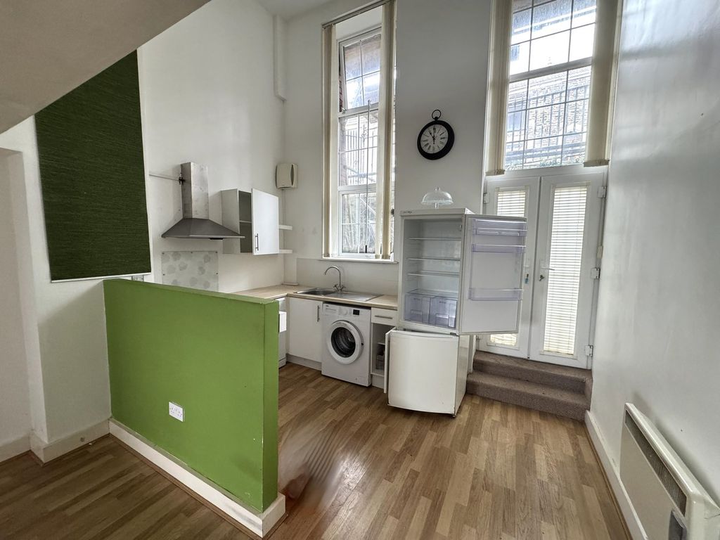 Property photo 3 of 9