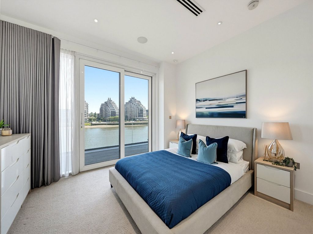 Property photo 3 of 14 Riverwalk Apartments