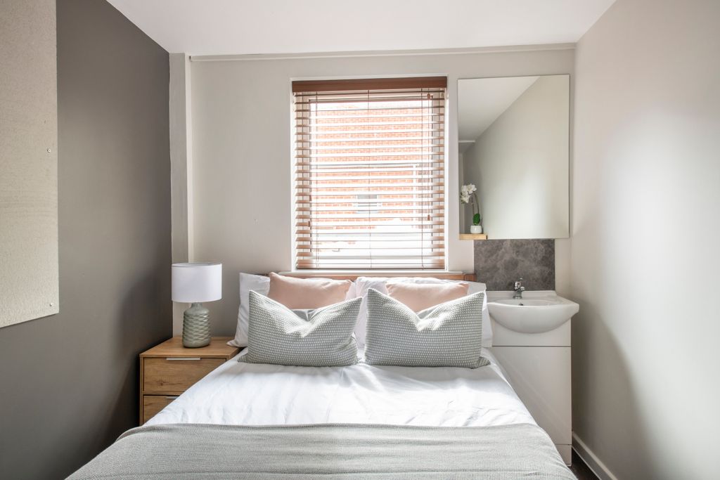 Property photo 3 of 12 Photo 2