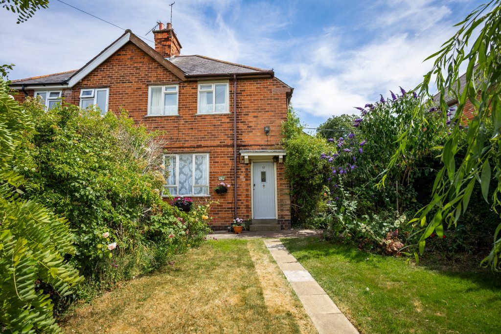 Property photo 1 of 28