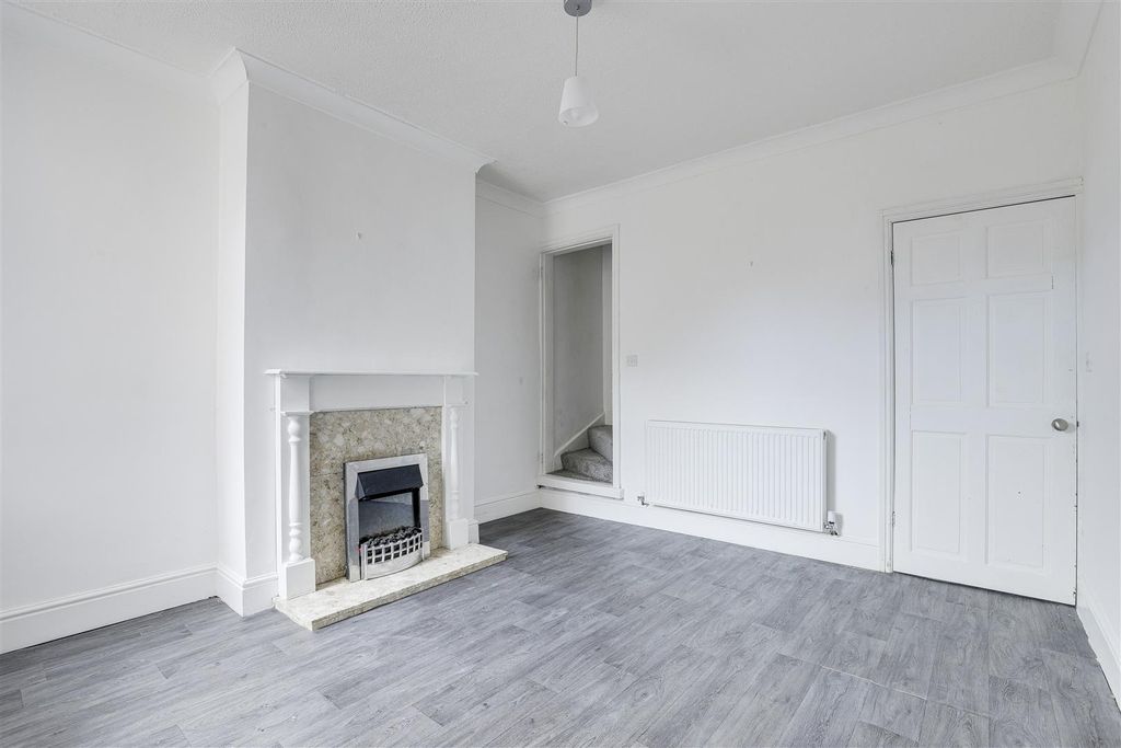 Property photo 2 of 12 01.Jpg