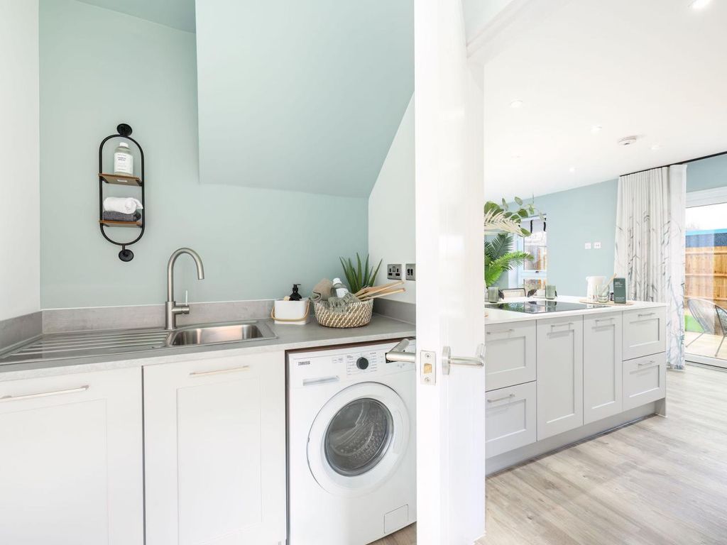 Property photo 3 of 10 Hollymead Square, The Hatfield Utility