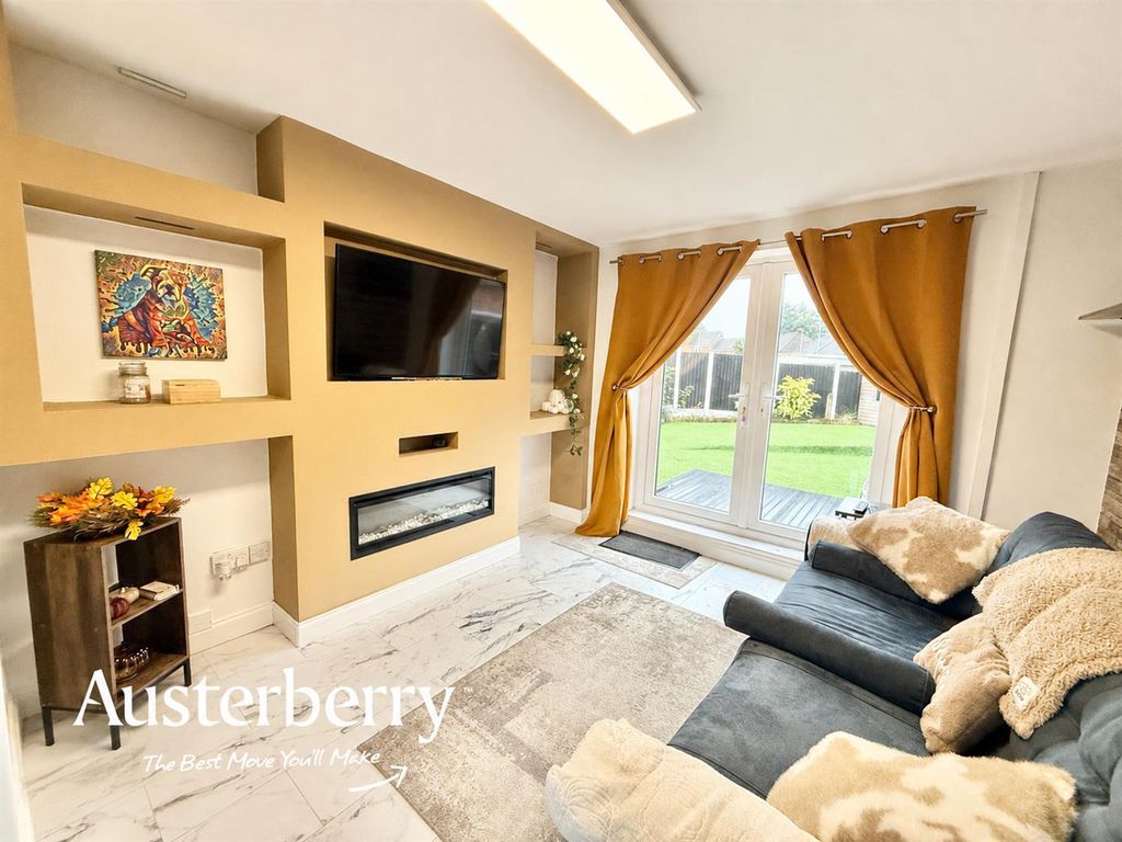 Property photo 3 of 17 2 Min.Jpg
