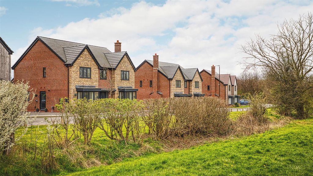 Additional image 21 of 5 bed detached house for saleBrettingham Drive, Kedleston Grange, Allestree DE22
