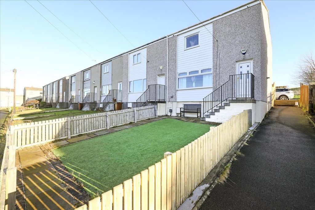 Property photo 1 of 28