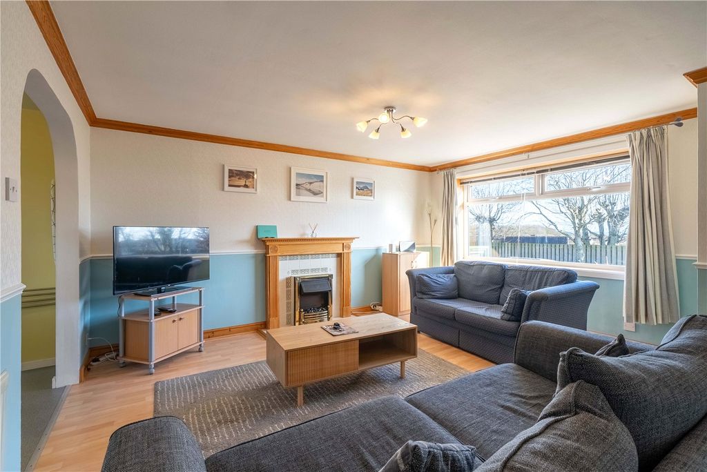 Property photo 2 of 29 Whitehorse Terrace 2