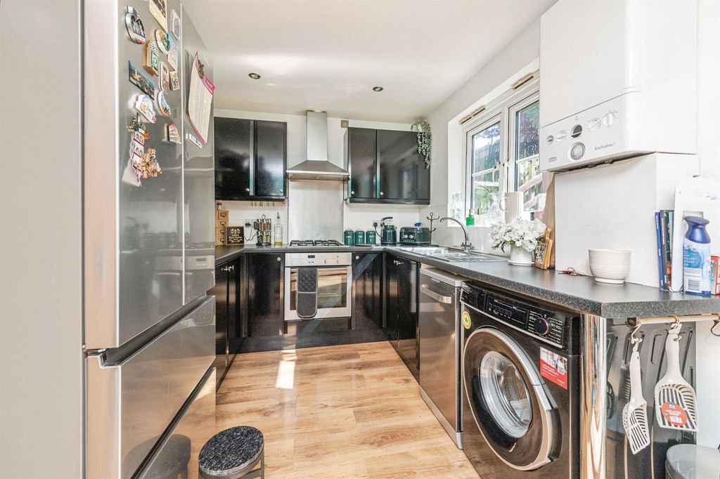 Property photo 3 of 12