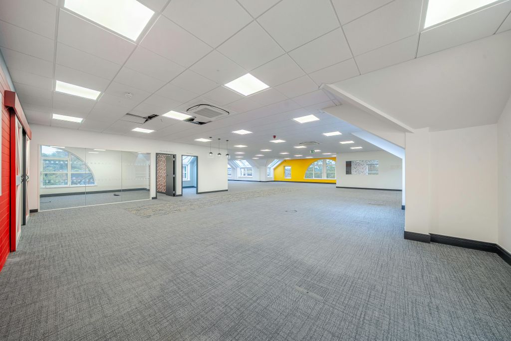 Property photo 3 of 16 1374908769048F8E9d86B.Jpg