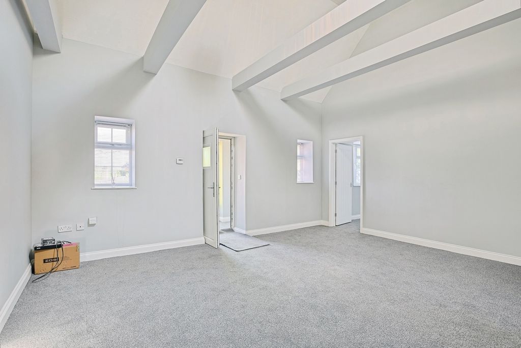 Property photo 2 of 15 Pbox-Img.Jpg