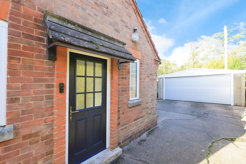 Property photo 3 of 17 Photo