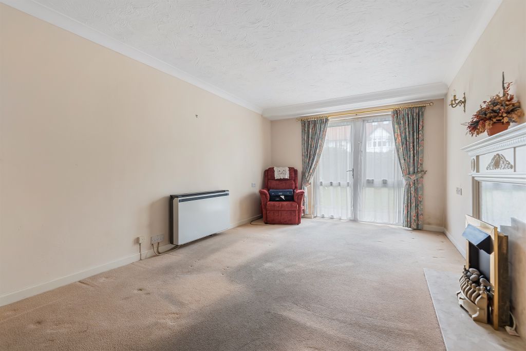 Property photo 3 of 12