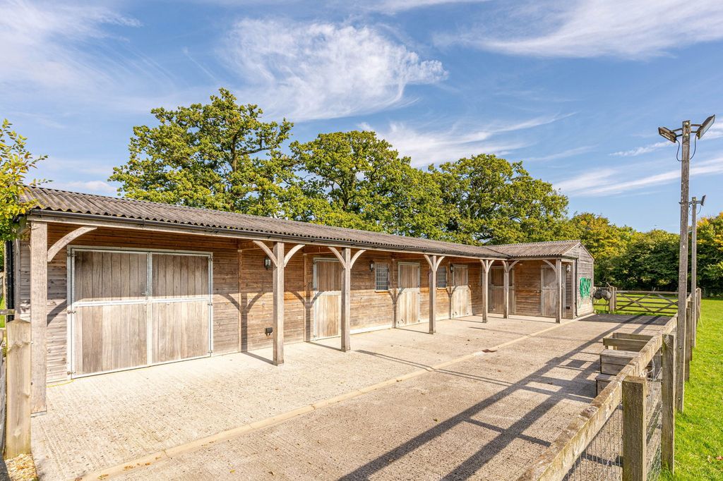 Property photo 3 of 25