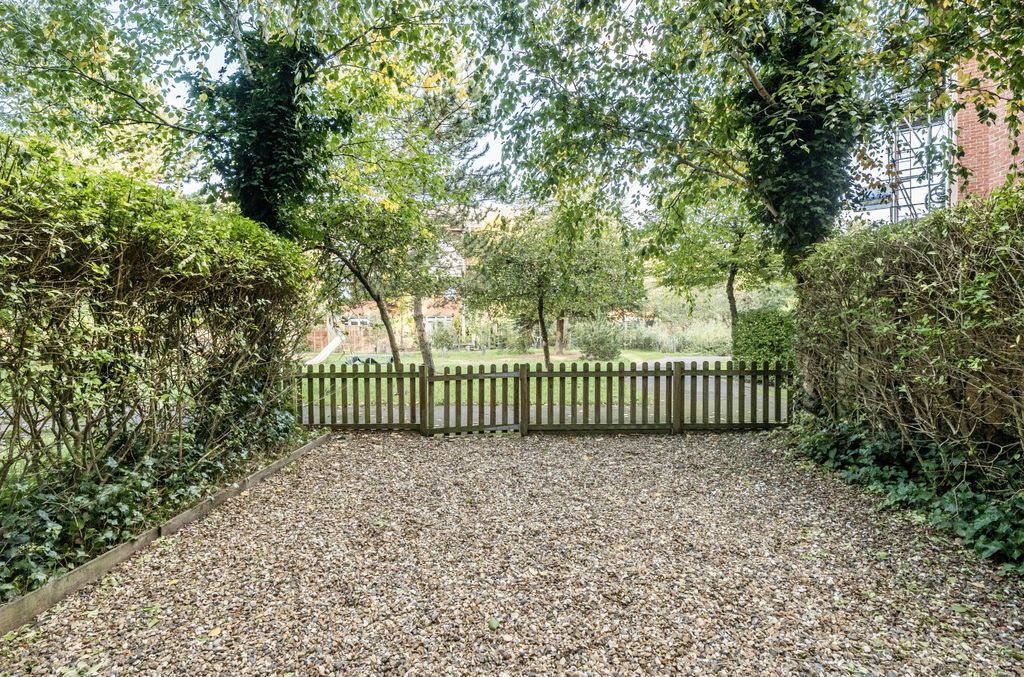 Property photo 3 of 18 1359665-3-68Db9c4...