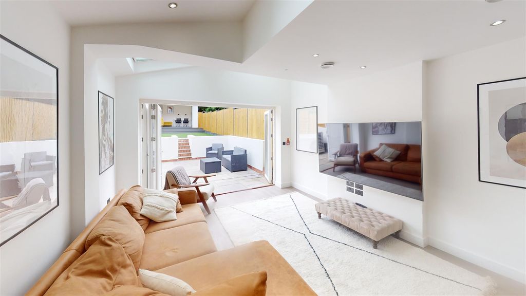 Property photo 1 of 18 289-Dawlish-Road-Liv
