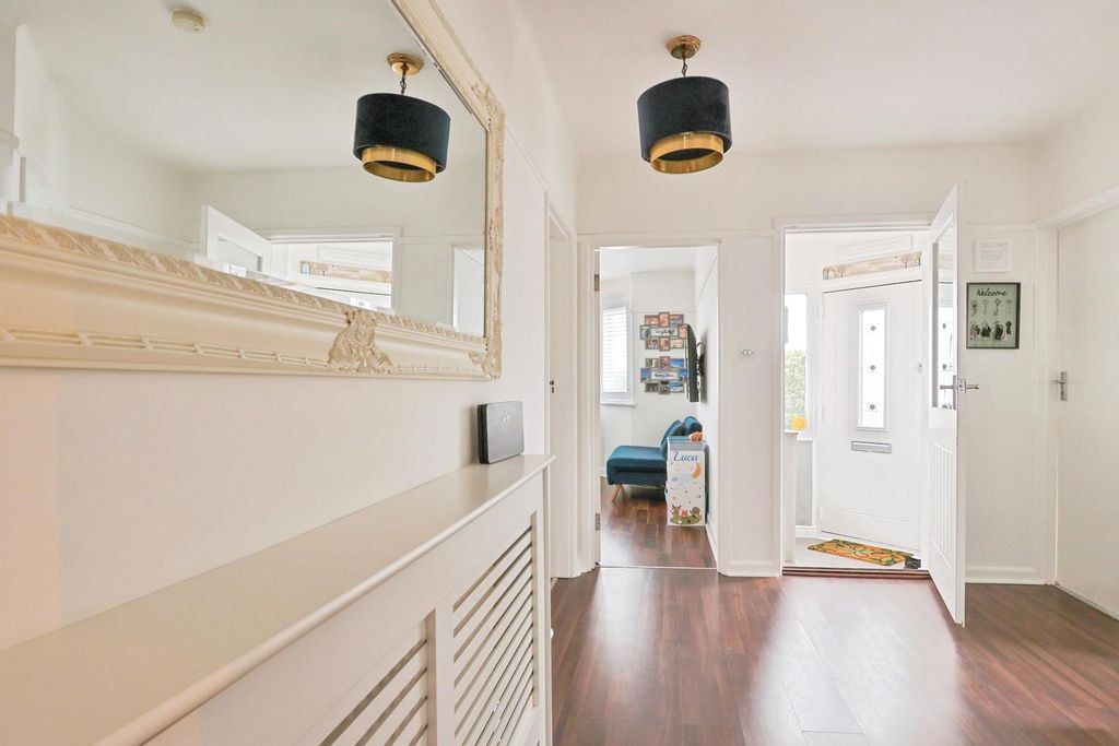 Property photo 3 of 18 Pbox-Img.Jpg