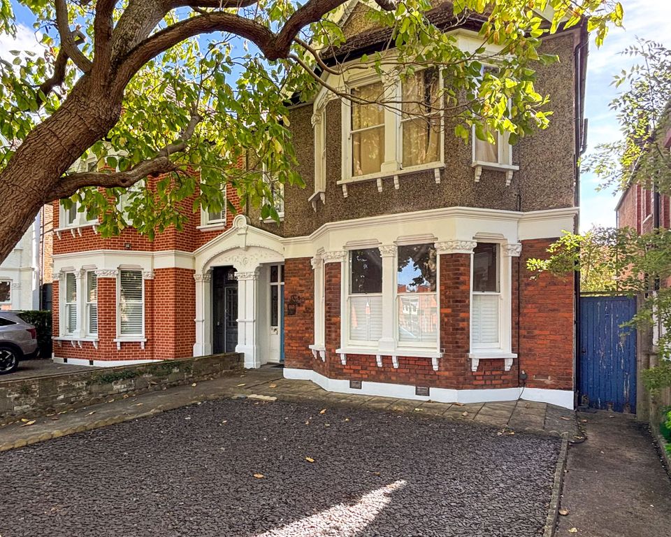 Property photo 2 of 18