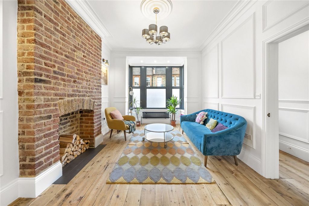 Property photo 2 of 31 Picture No. 24