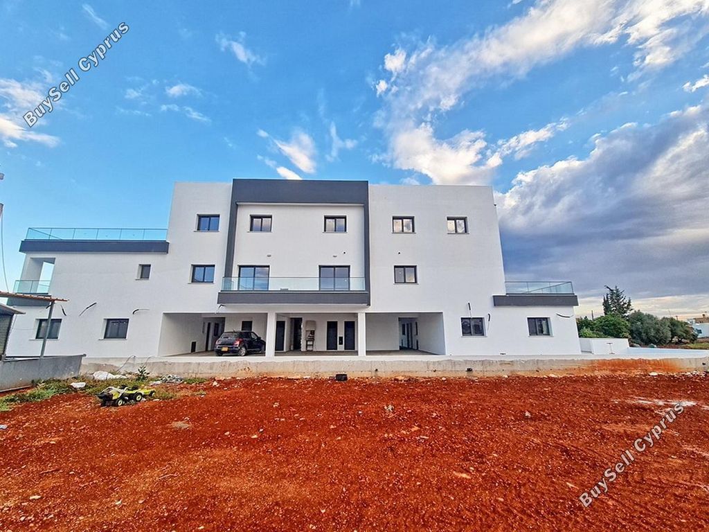 Property photo 2 of 21