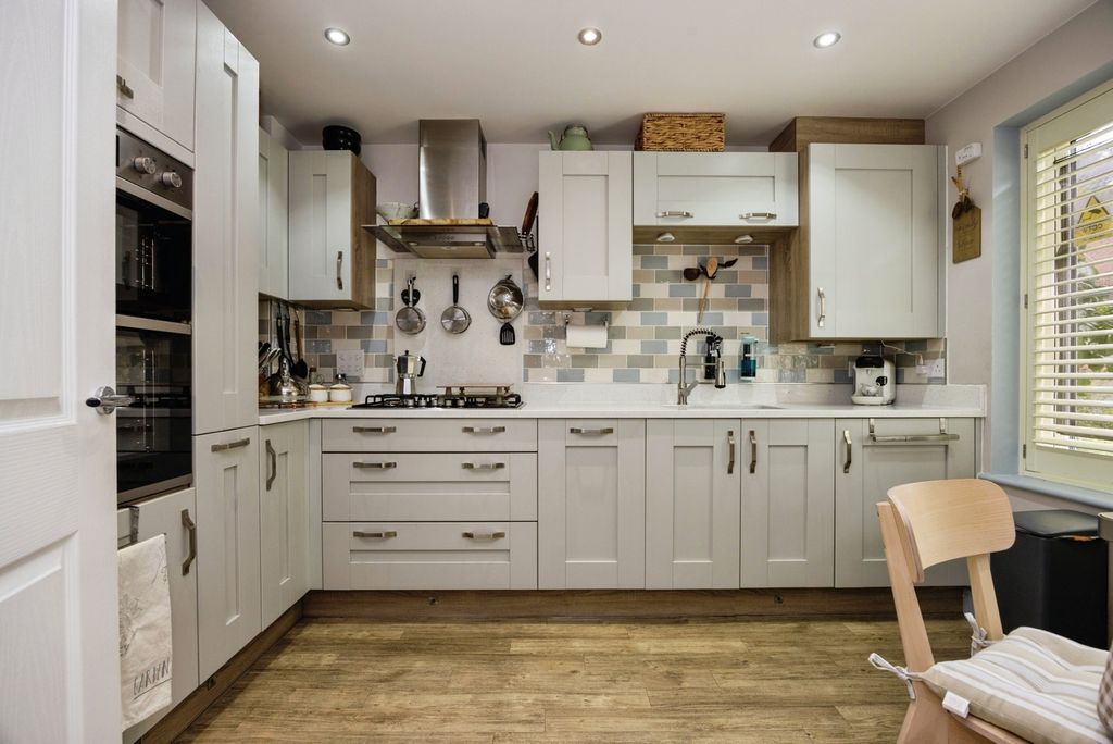 Property photo 3 of 20 Pbox-Img.Jpg