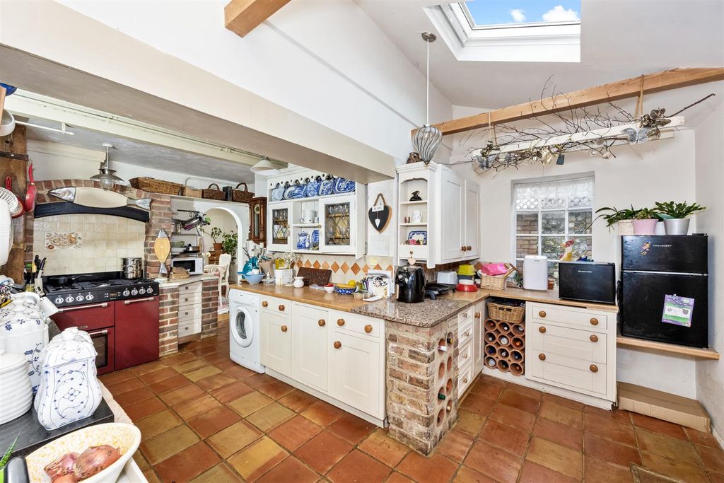 Property photo 2 of 21 Kitchen