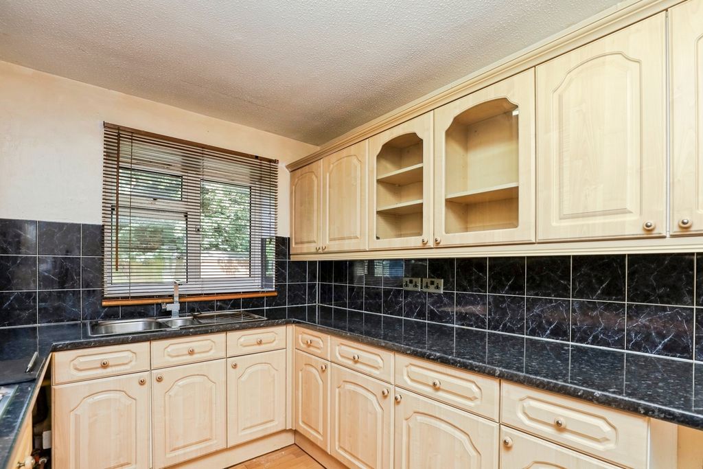 Property photo 3 of 13 Pbox-Img.Jpg
