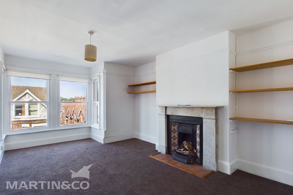 Property photo 2 of 9 Cam01953G0-Pr0064-Still003