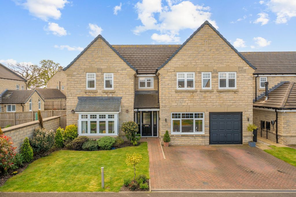 Property photo 1 of 45