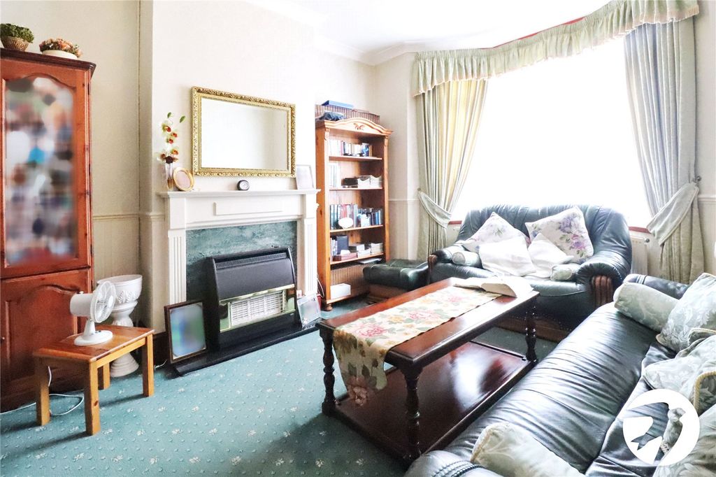 Property photo 2 of 16 Picture No. 05
