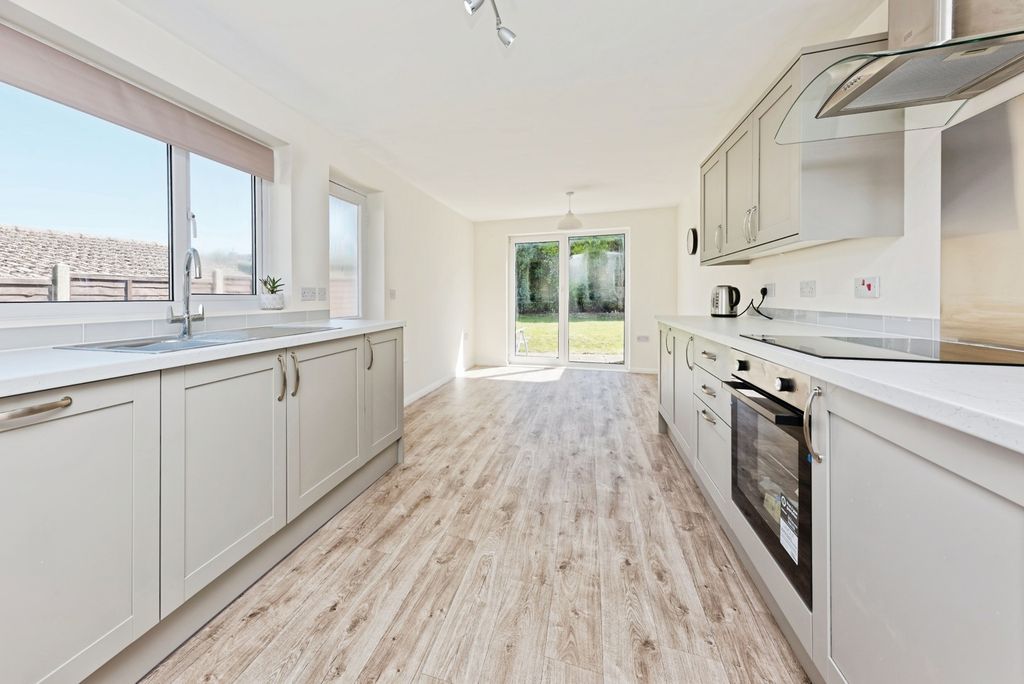 Property photo 2 of 20 Pbox-Img.Jpg